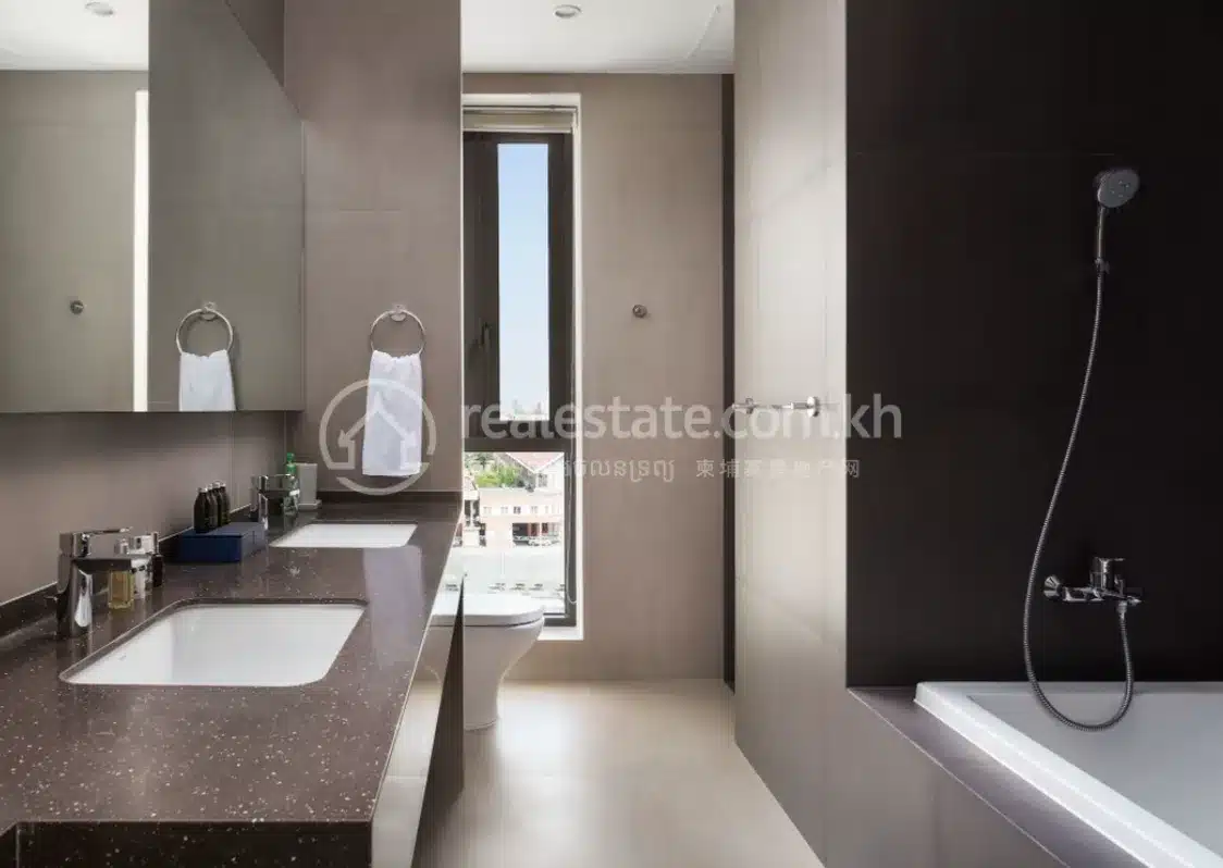 Embassy Residences 8